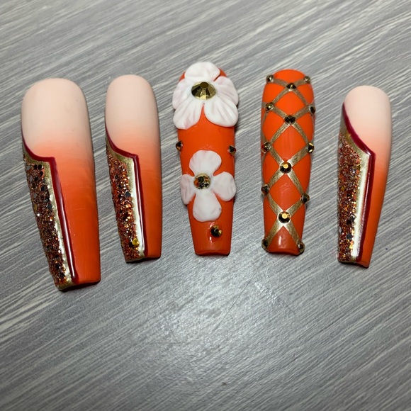 Handmade Luxury Press on Nails - Picture 6 of 9